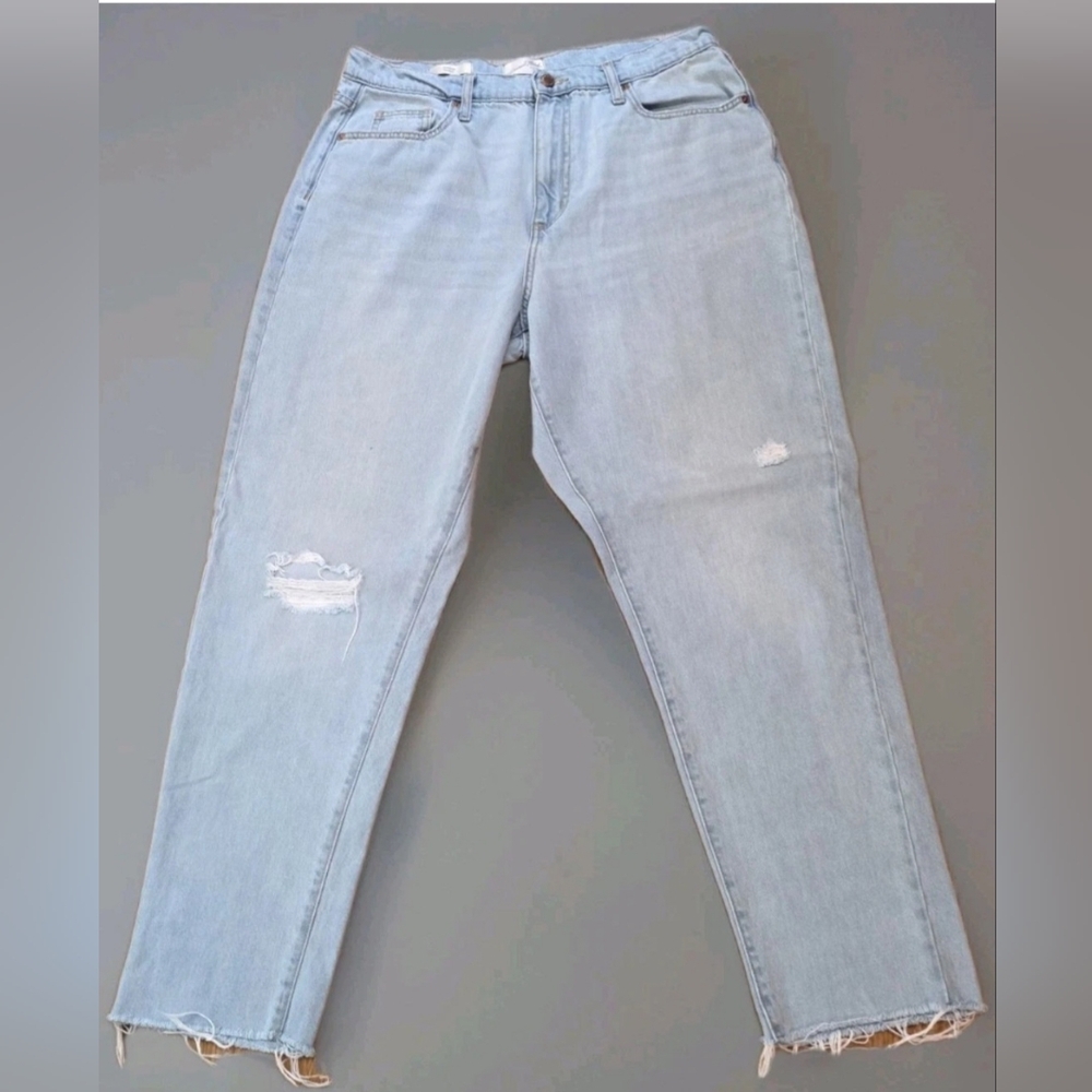 Universal Thread Boyfriend Distressed Raw Hem  Women's Jeans Size 10